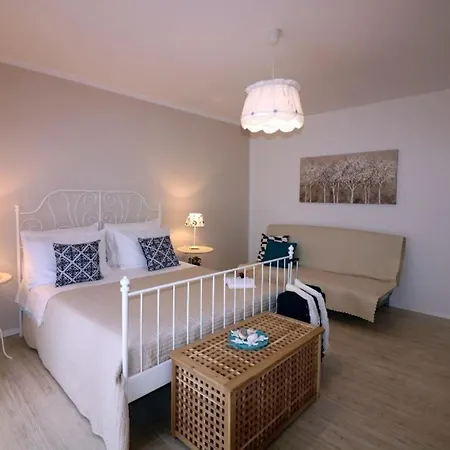 Ferienwohnung Rosmarin Mit Pool In Apartment Poreč
