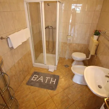 Ferienwohnung Rosmarin Mit Pool In Apartment Poreč